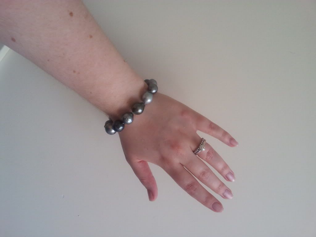 Sparkly eye candy found at thefacetlounge.com!