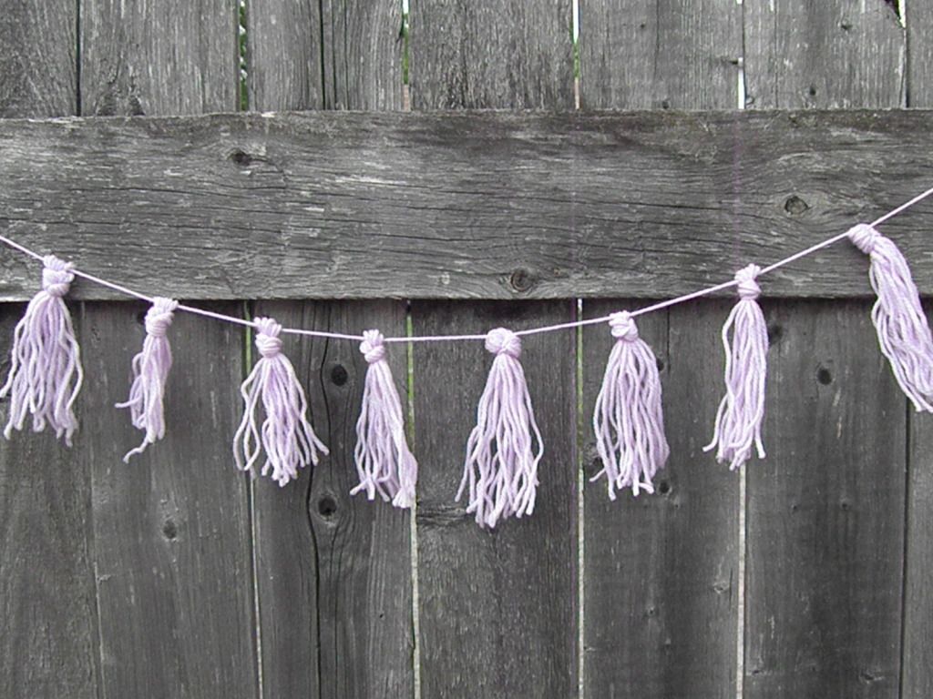 Yarn Tassel Banner photo P5120641.jpg