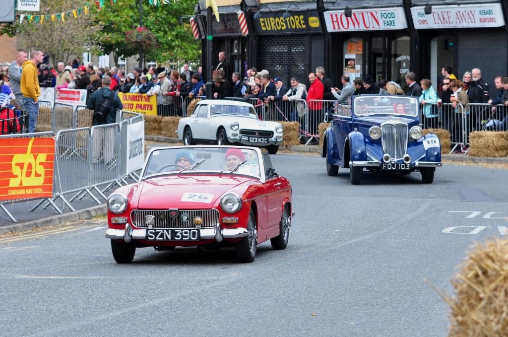 Dunboyneclassiccarparade83.jpg