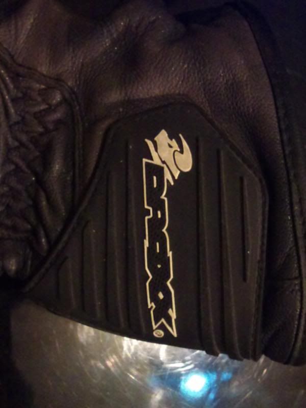 glove1.jpg