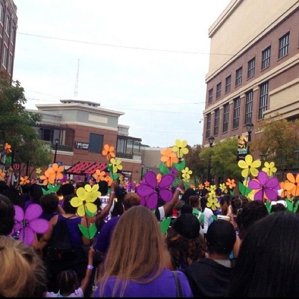 Walk to End Alzheimer's walk to end alzheimers - Image via Katherine Moore